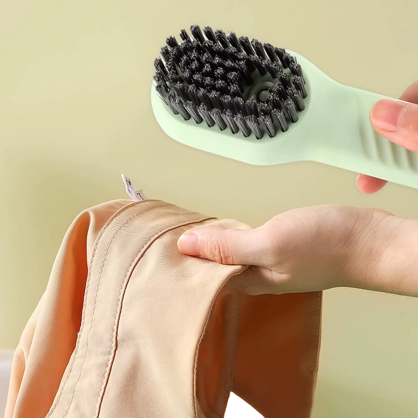 Shoe Brush Automatic Liquid Discharge Cleaner Soft Bristles Household Laundry Sneaker Shoe Washing Cleaning Brush for Cleaning